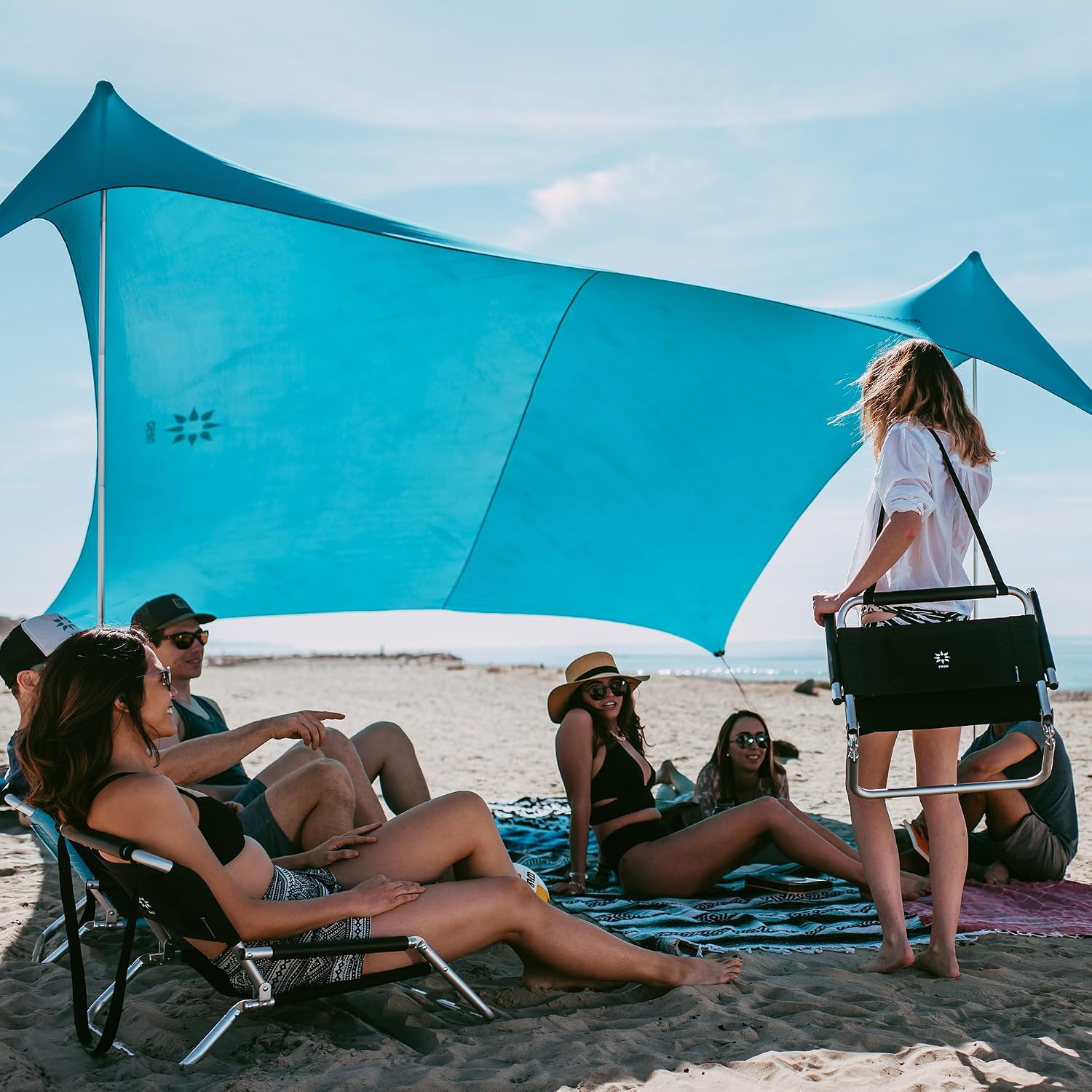 Neso Gigante – Portable Beach Tent – Ideal to Enjoy with Family and Friends – UPF 50+, Water-Resistant, and Lightweight, 11′ x 11′ – Teal