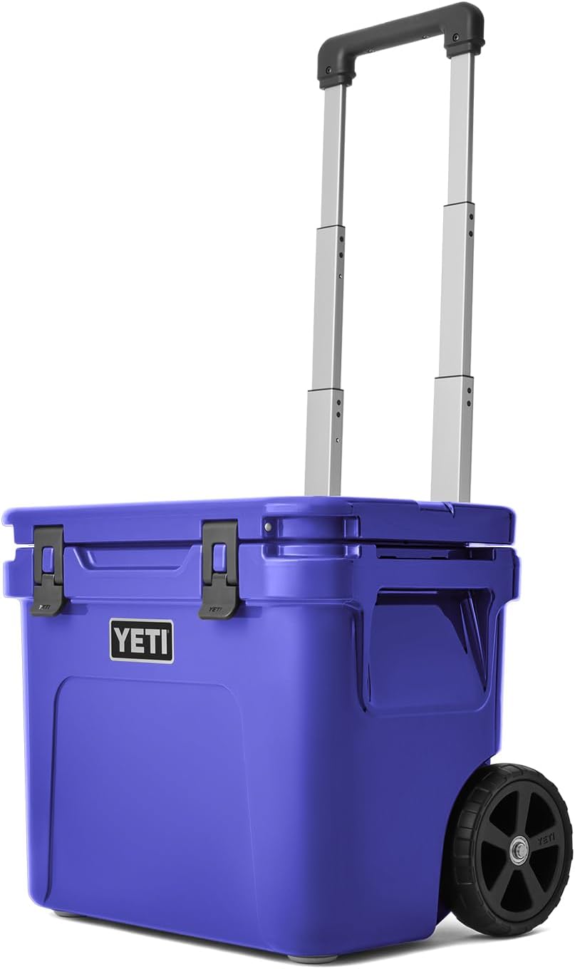 YETI Roadie 32 Wheeled Cooler – Ultramarine Violet